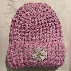 Women’s pink knitted beanie